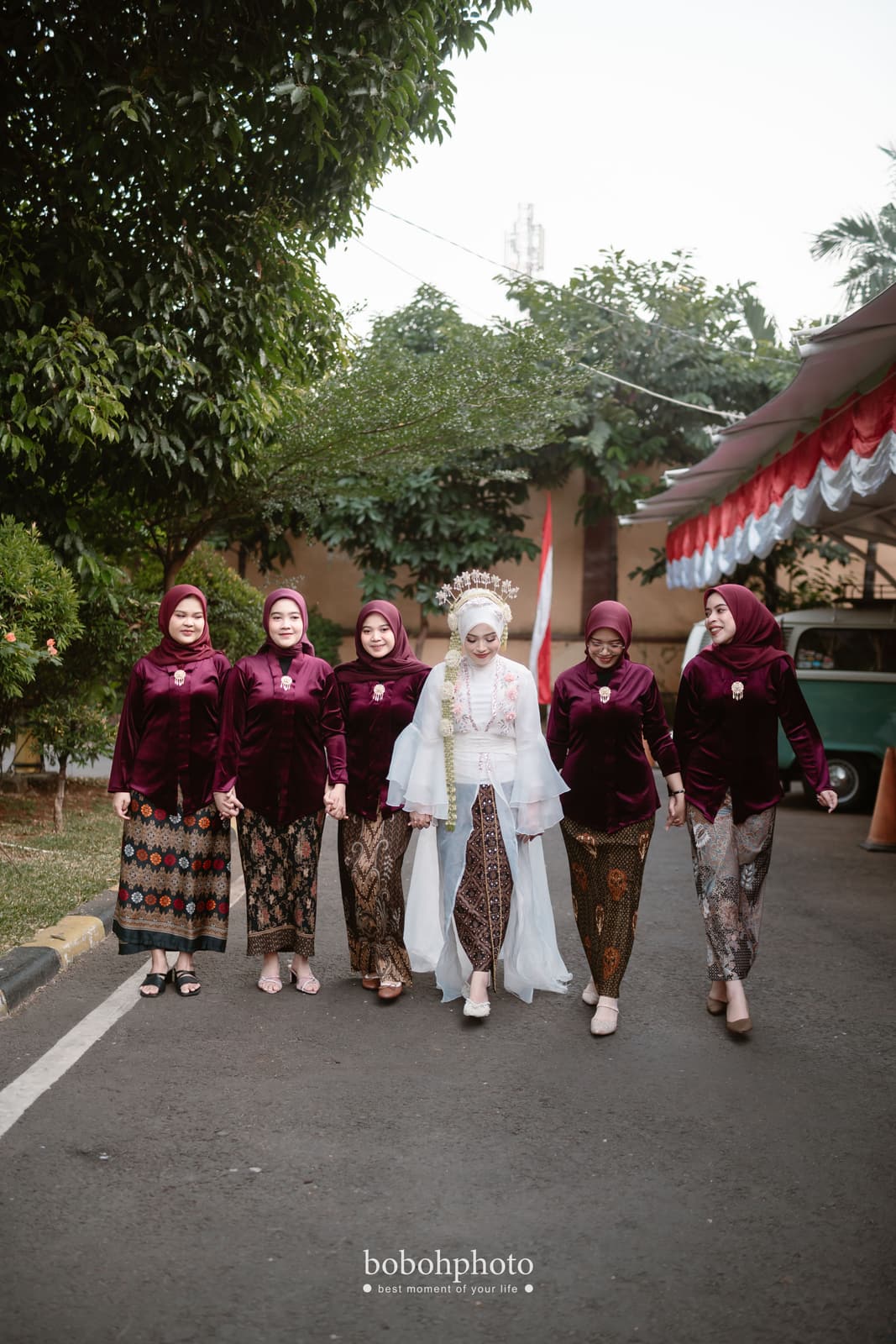 Ghina & Dirham: pengantin bersama bridesmaid