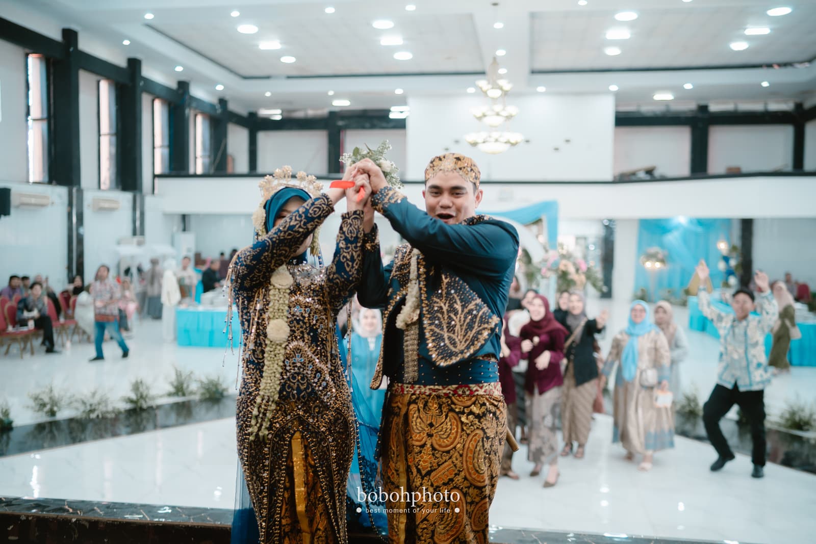 Ghina & Dirham: kirab resepsi